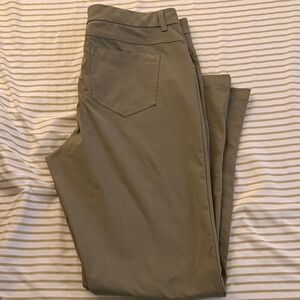 Classic Men's Khaki Chinos